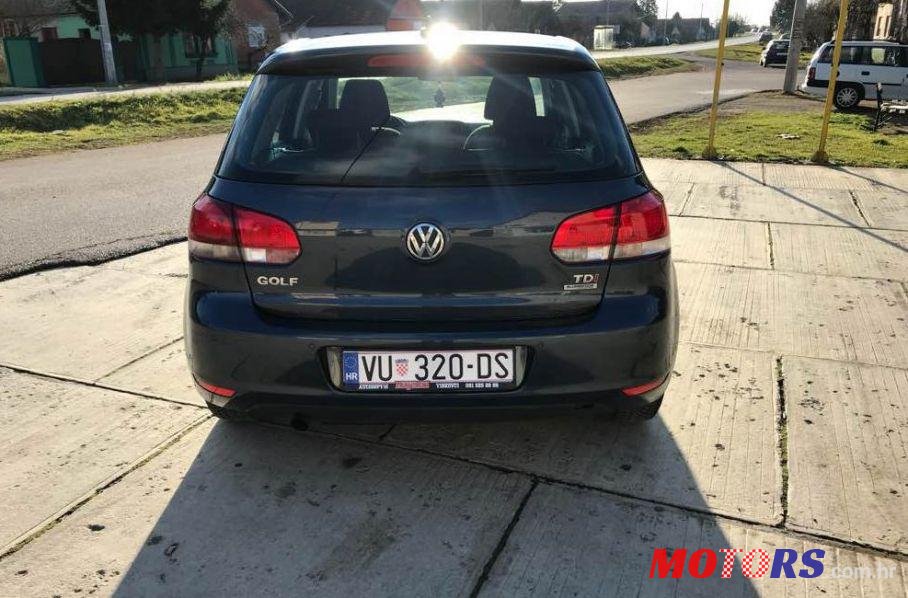 2010' Volkswagen Golf VI 1,6 Tdi photo #1