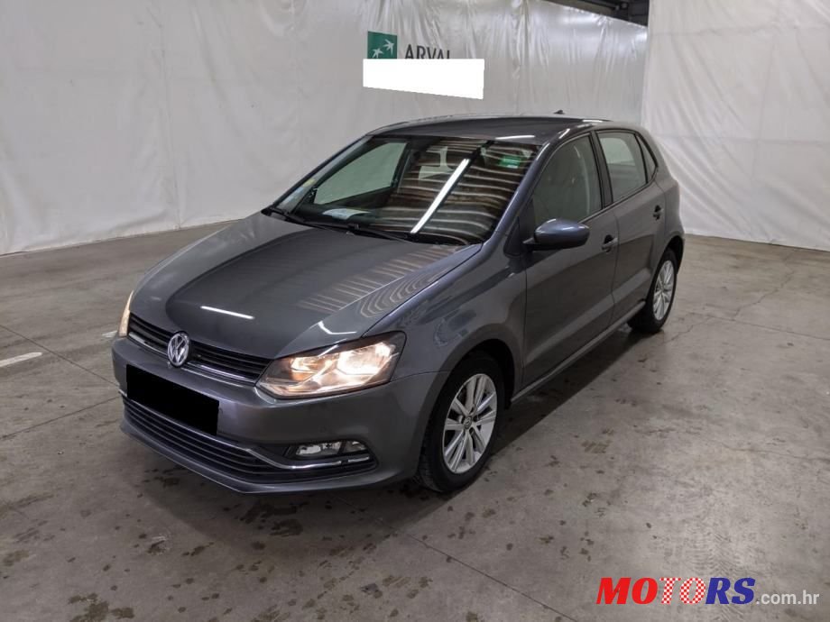 2016' Volkswagen Polo photo #1