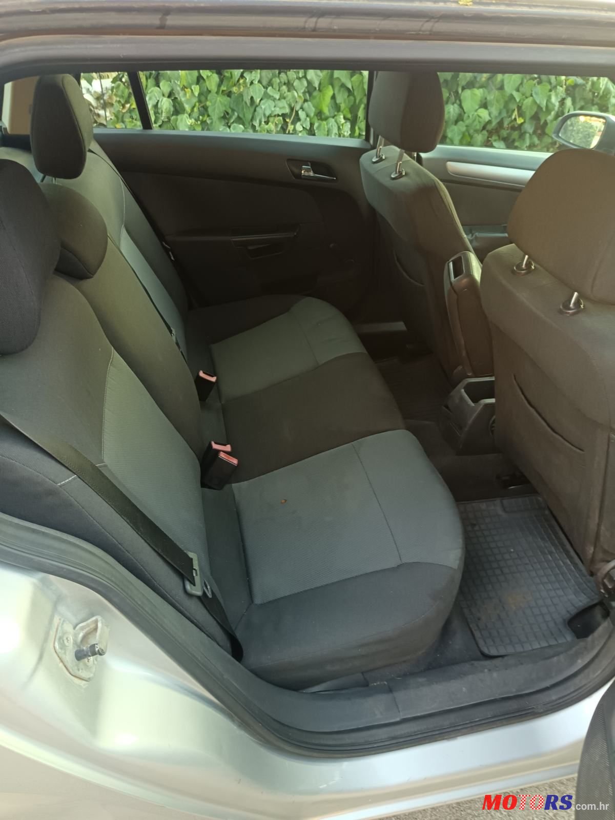 2006' Opel Astra Karavan photo #5