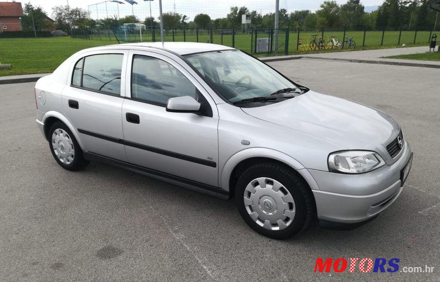 2009' Opel Astra 1,4 photo #1