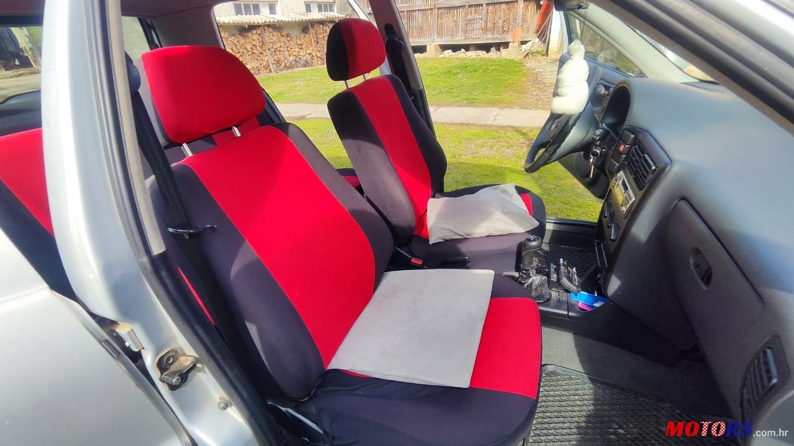 1998' Volkswagen Polo 1.4 Plus photo #3