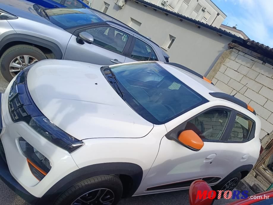 2022' Dacia Spring Confort photo #2