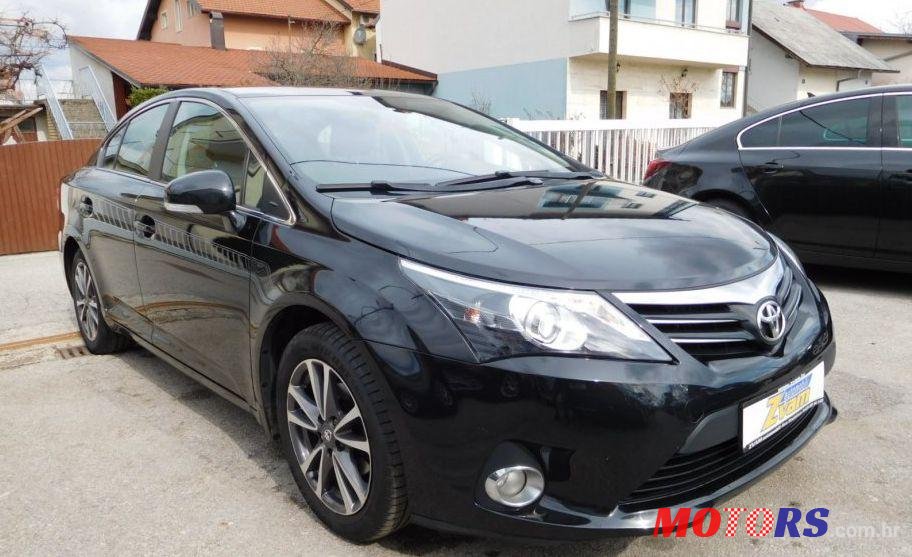 2013' Toyota Avensis photo #1