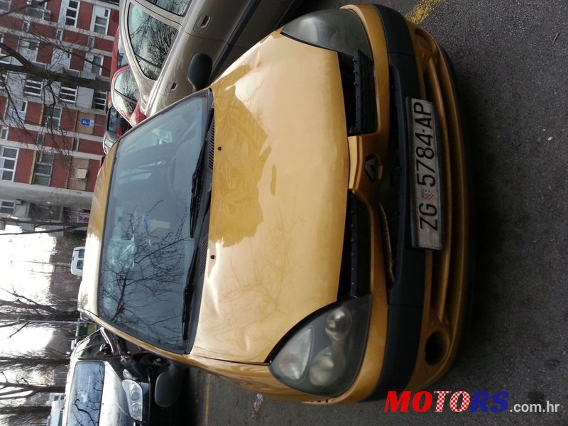 2003' Renault Clio photo #1