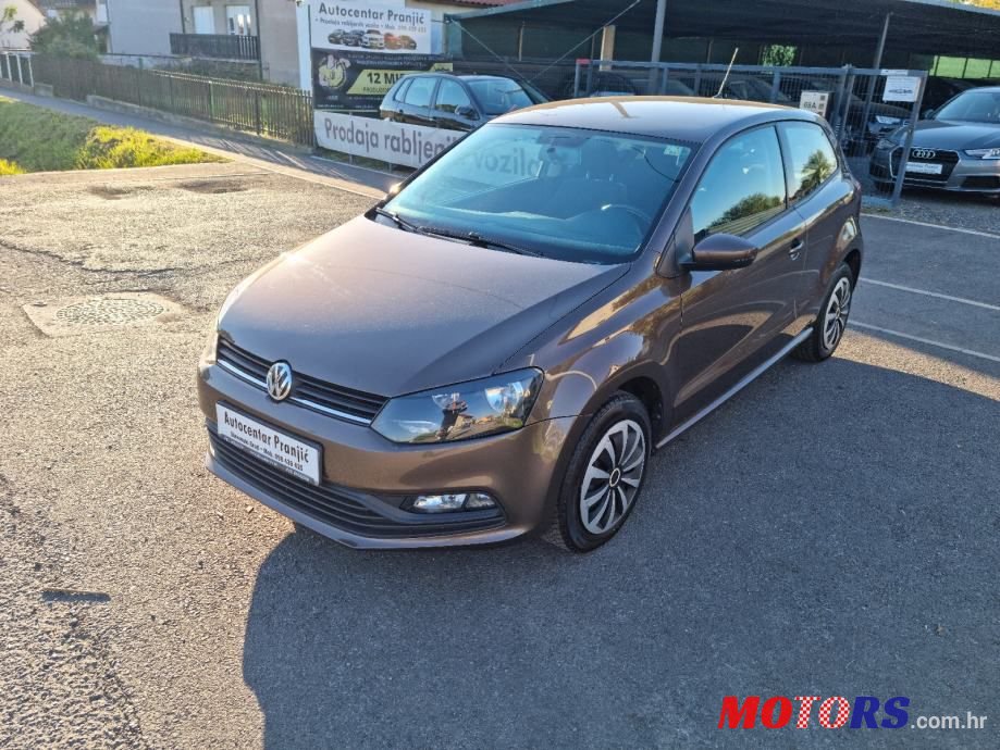 2015' Volkswagen Polo photo #1