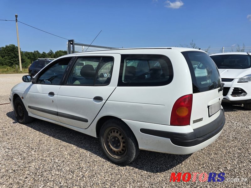 2001' Renault Megane Break photo #3