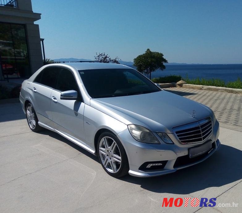 2010' Mercedes-Benz E 220 AMG Line photo #3