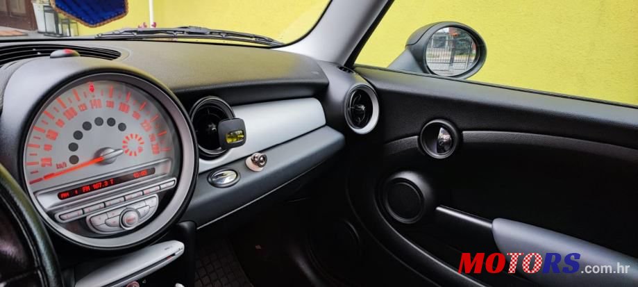 2009' MINI One 1.4 photo #6