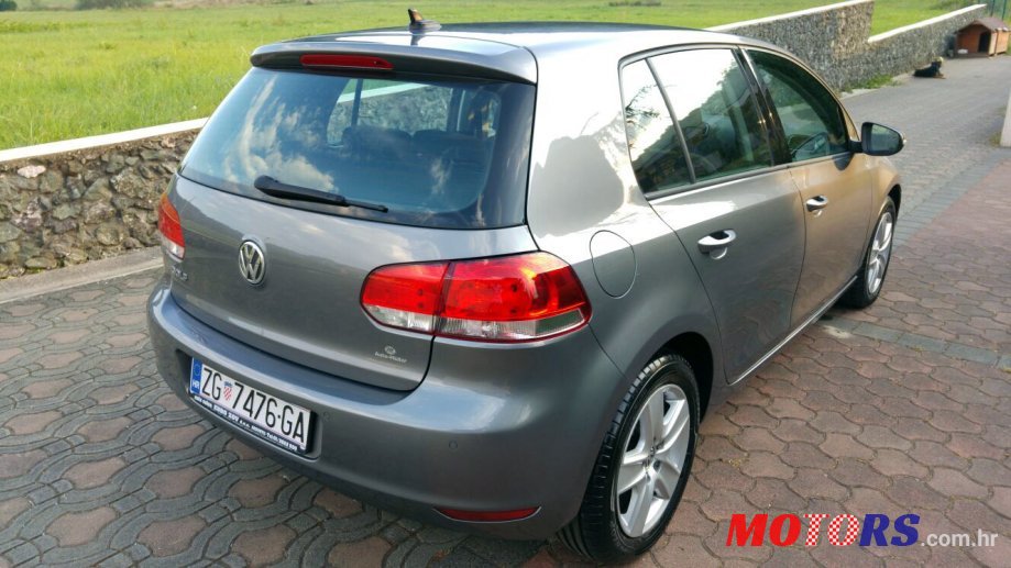 2010' Volkswagen Golf VI photo #2
