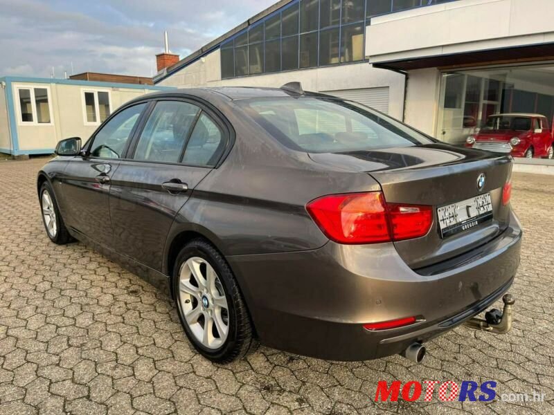 2015' BMW Serija 3 316D photo #4