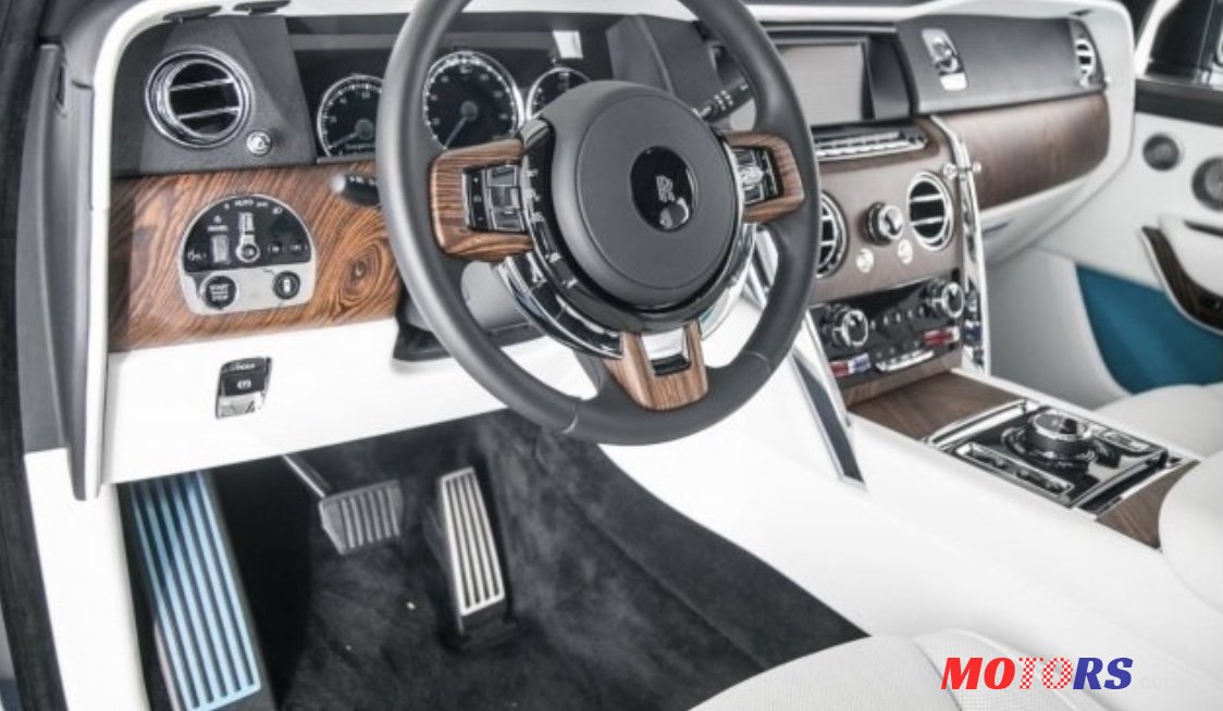 2019' Rolls-Royce Cullinan photo #3