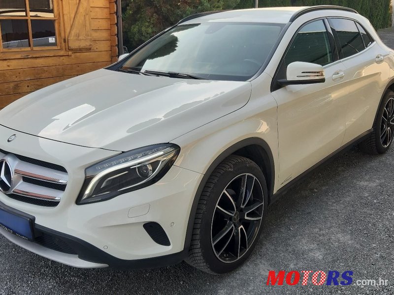 2015' Mercedes-Benz GLA 220 Cdi 4Matic photo #2