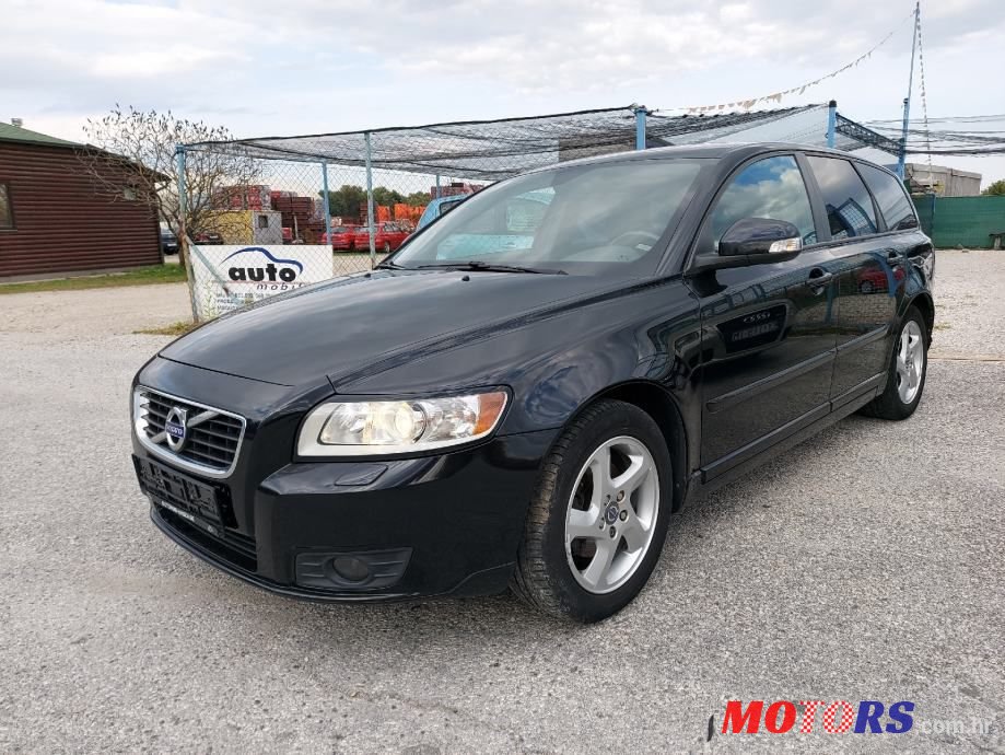 2011' Volvo V50 D2 photo #2