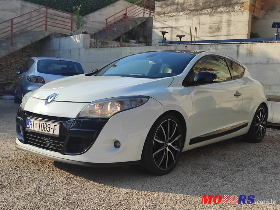 2009' Renault Megane photo #3