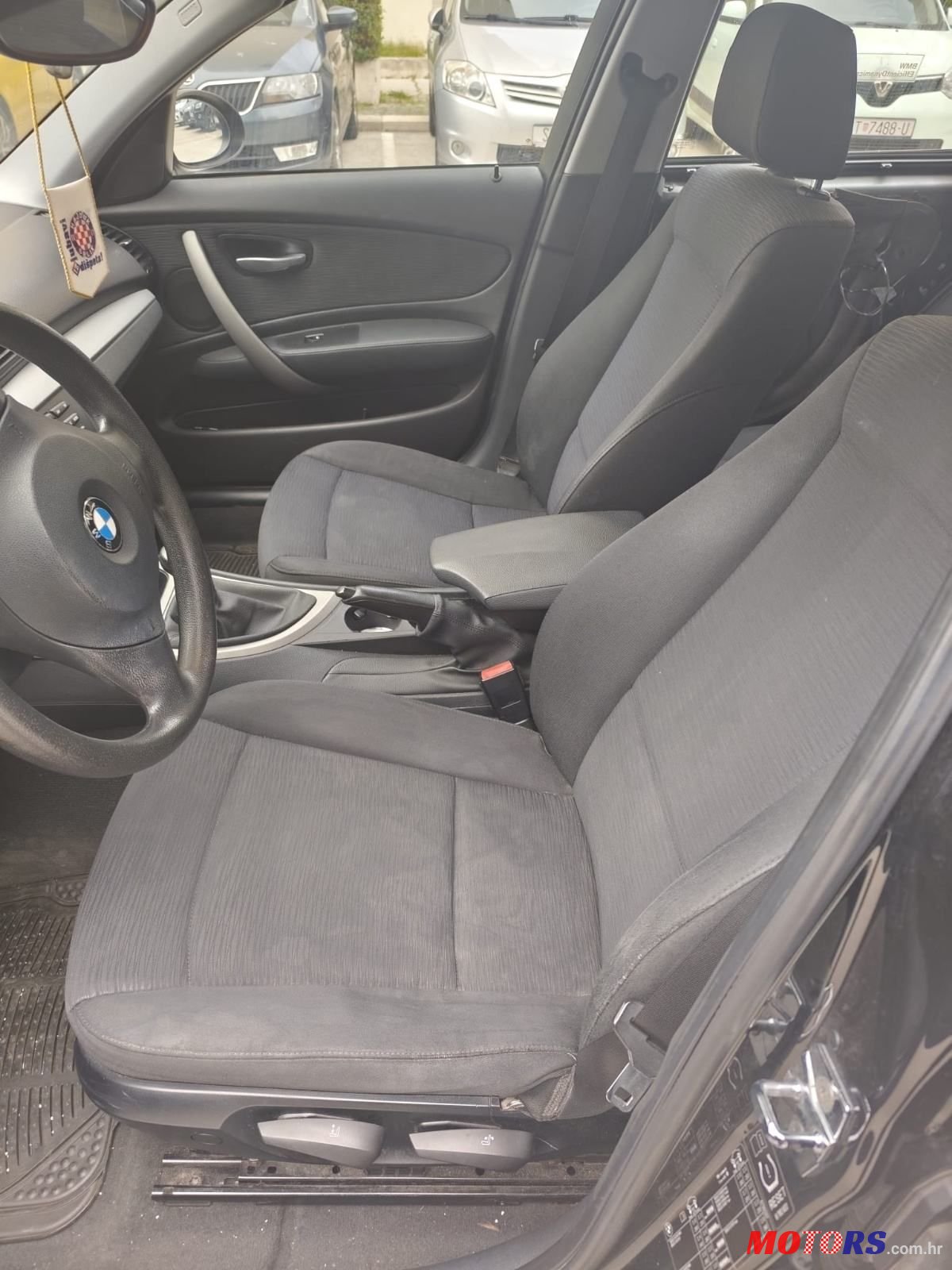 2009' BMW Serija 1 118D photo #3