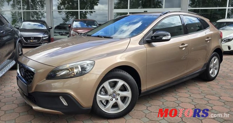 2014' Volvo V40 Cross Country 1.6 photo #2