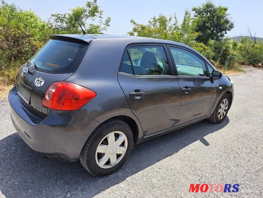 2009' Toyota Auris photo #5