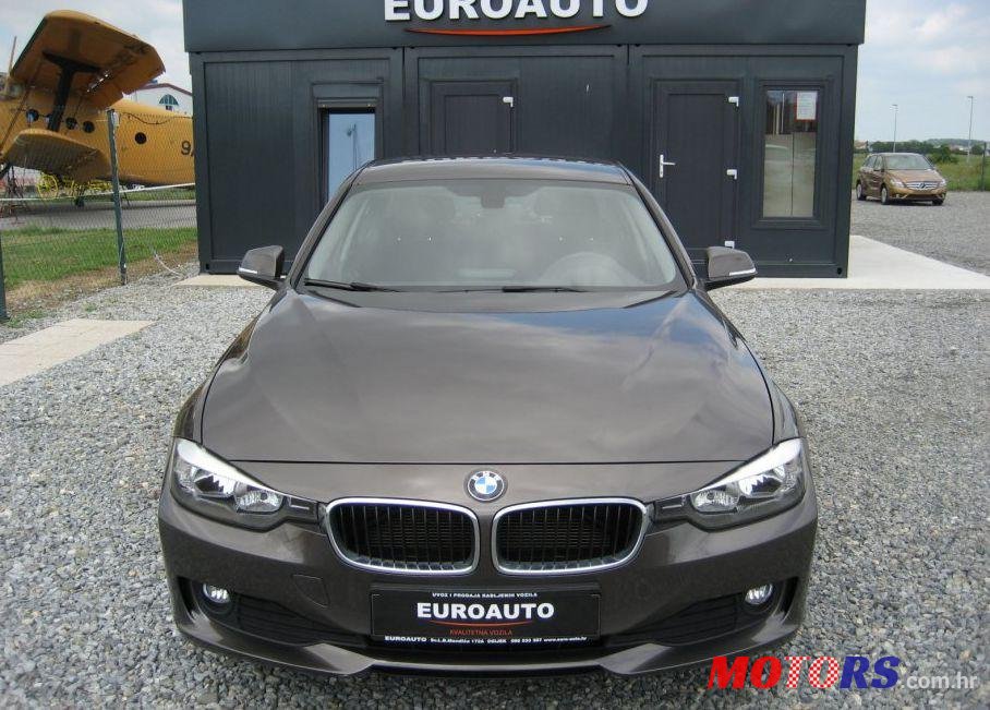 2013' BMW Serija 3 316D photo #1