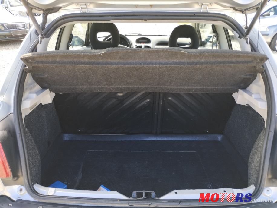 2005' Peugeot 206 206 1,1 photo #6