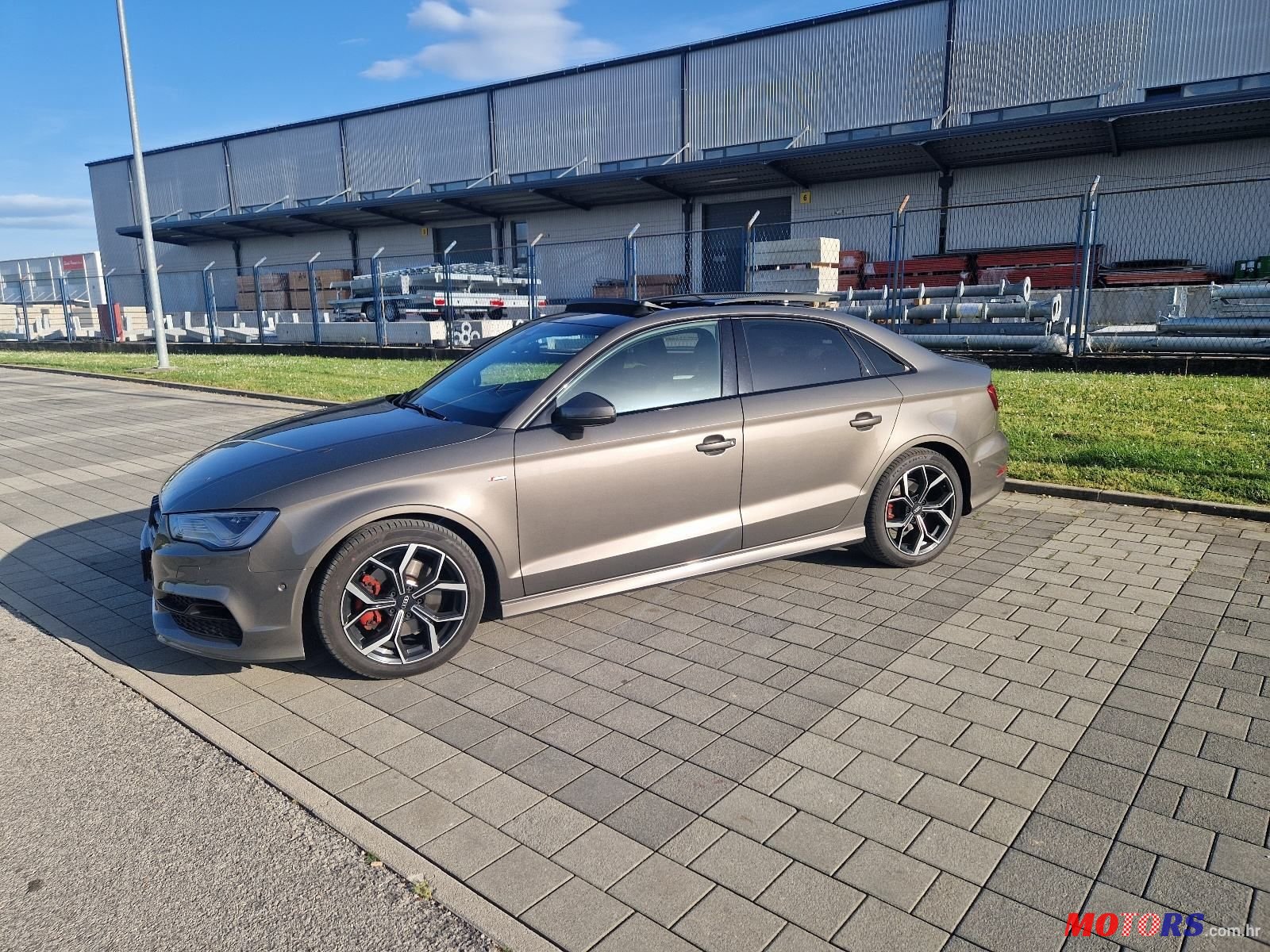 2015' Audi A3 S-Tronic photo #2