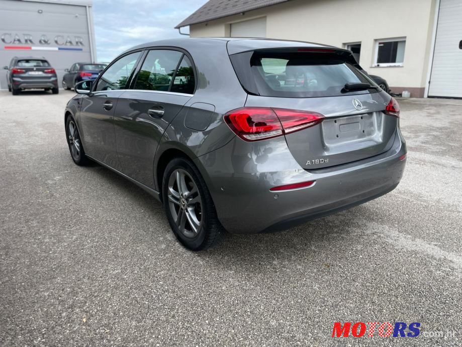 2020' Mercedes-Benz A-Klasa 180 D photo #3