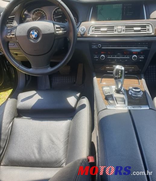 2013' BMW Serija 7 730D photo #5