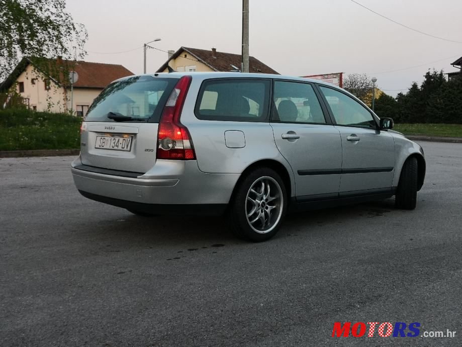 2004' Volvo V50 2,0 D photo #3