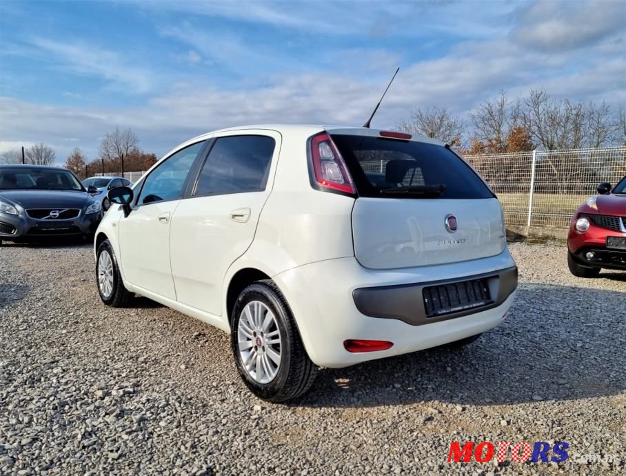 2011' Fiat Punto Evo photo #3