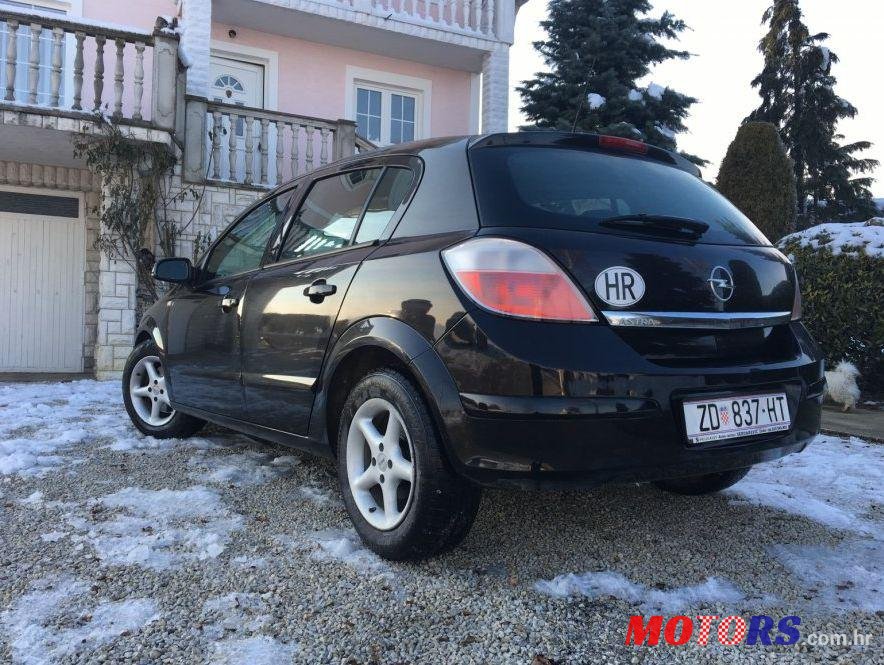 2004' Opel Astra 1,4 photo #1