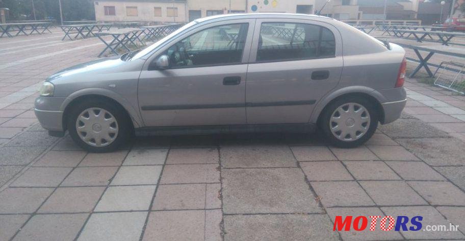 2002' Opel Astra 1,4 photo #1
