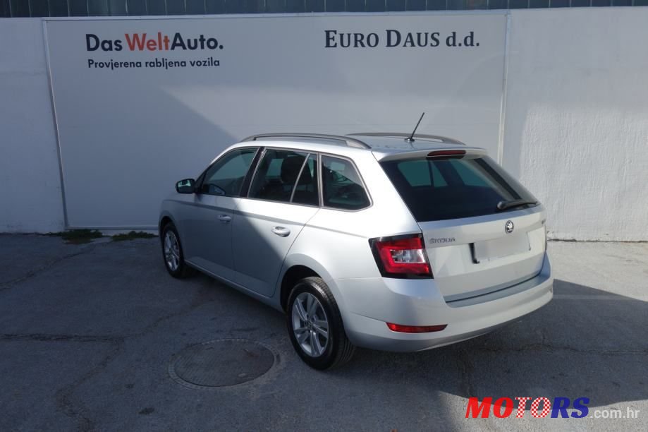 2019' Skoda Fabia Combi photo #6