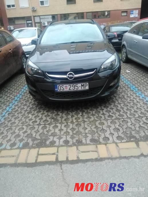 2014' Opel Astra Karavan photo #4