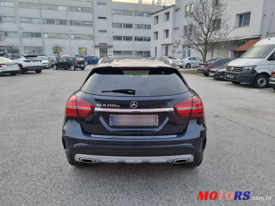 2017' Mercedes-Benz GLA 200 D Amg photo #5