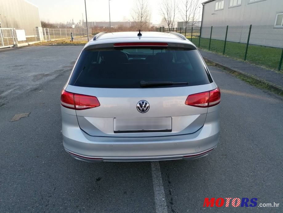 2017' Volkswagen Passat Variant photo #6