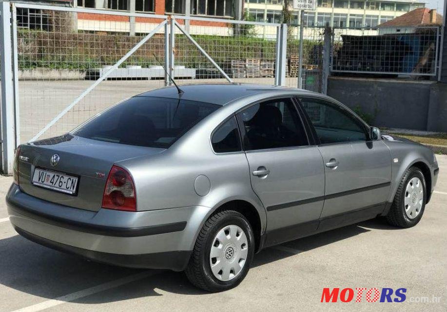 2002' Volkswagen Passat 1,9 Tdi photo #2