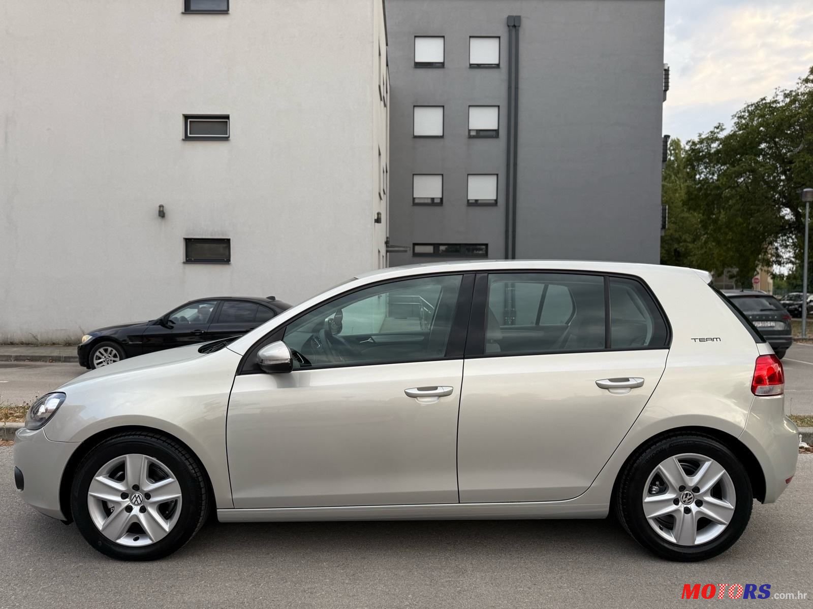 2011' Volkswagen Golf VI 1,6 Tdi photo #3