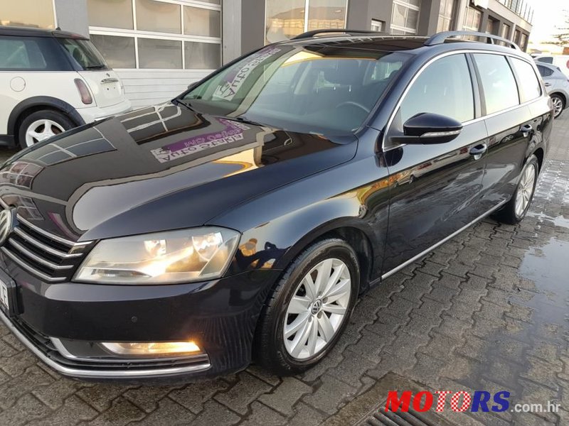 2012' Volkswagen Passat Variant photo #1