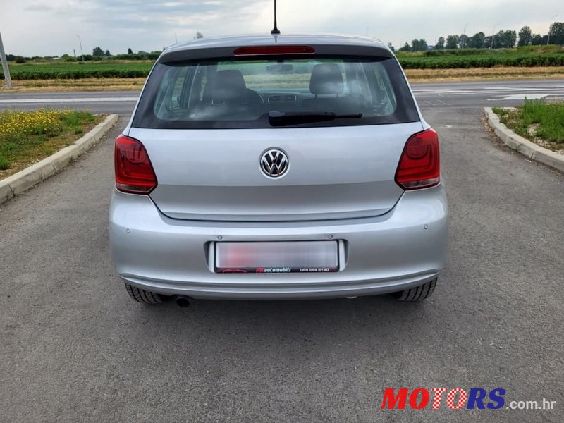 2014' Volkswagen Polo photo #5