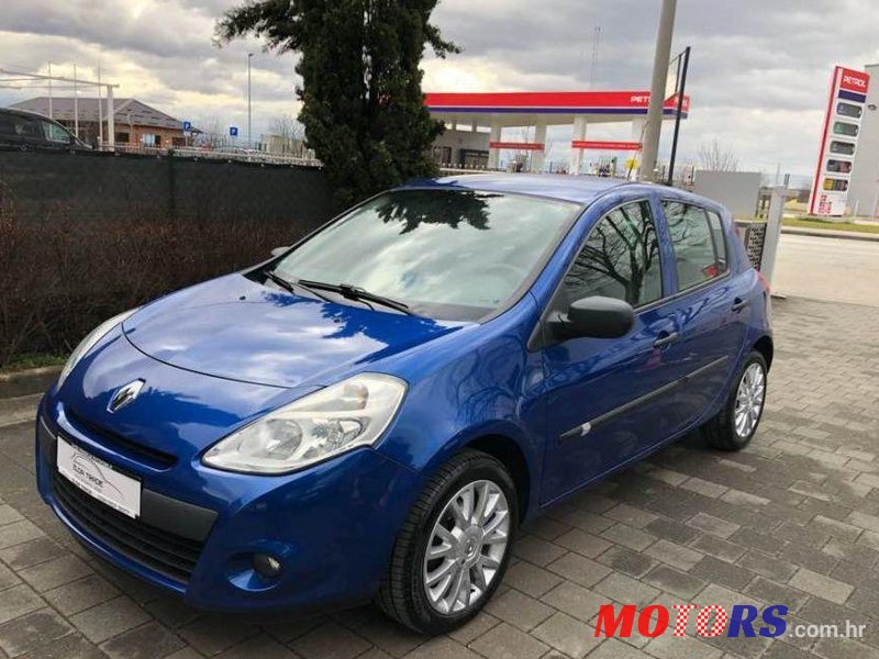 2009' Renault Clio 1,5 Dci photo #1