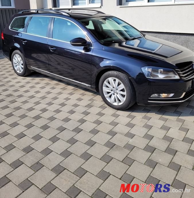 2010' Volkswagen Passat Variant photo #1