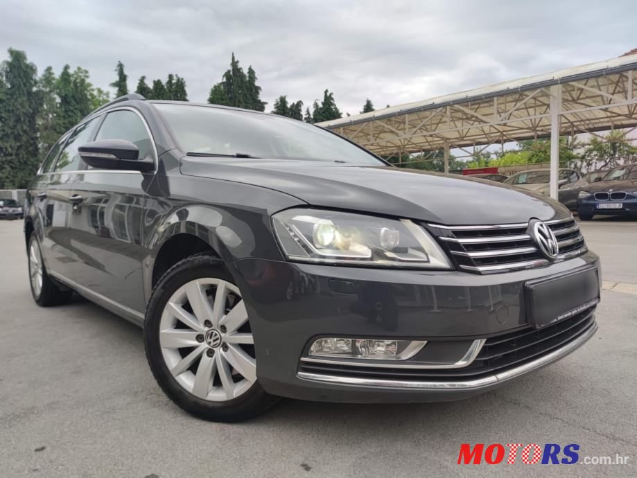 2012' Volkswagen Passat Variant photo #1