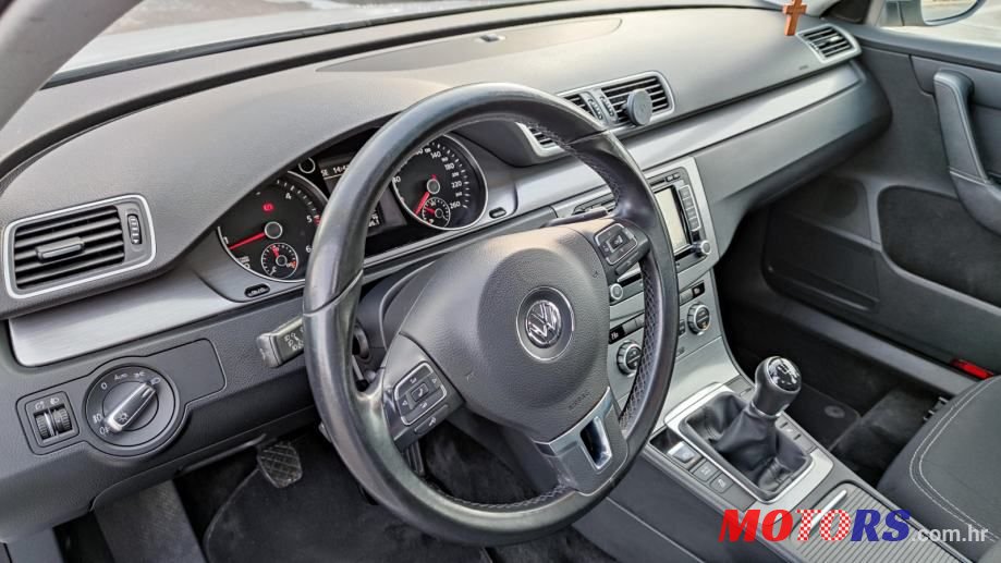 2014' Volkswagen Passat 1,6 Tdi Bmt photo #5
