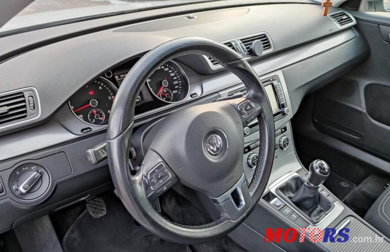 2014' Volkswagen Passat 1,6 Tdi Bmt photo #5