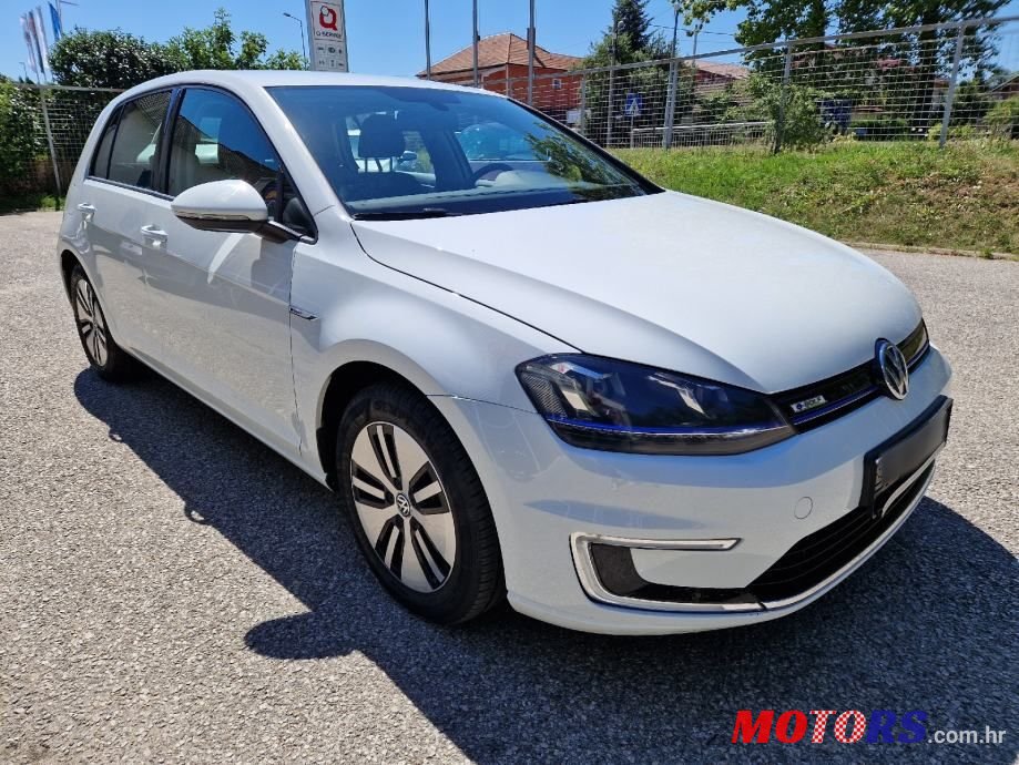 2016' Volkswagen Golf VII E-Golf photo #4
