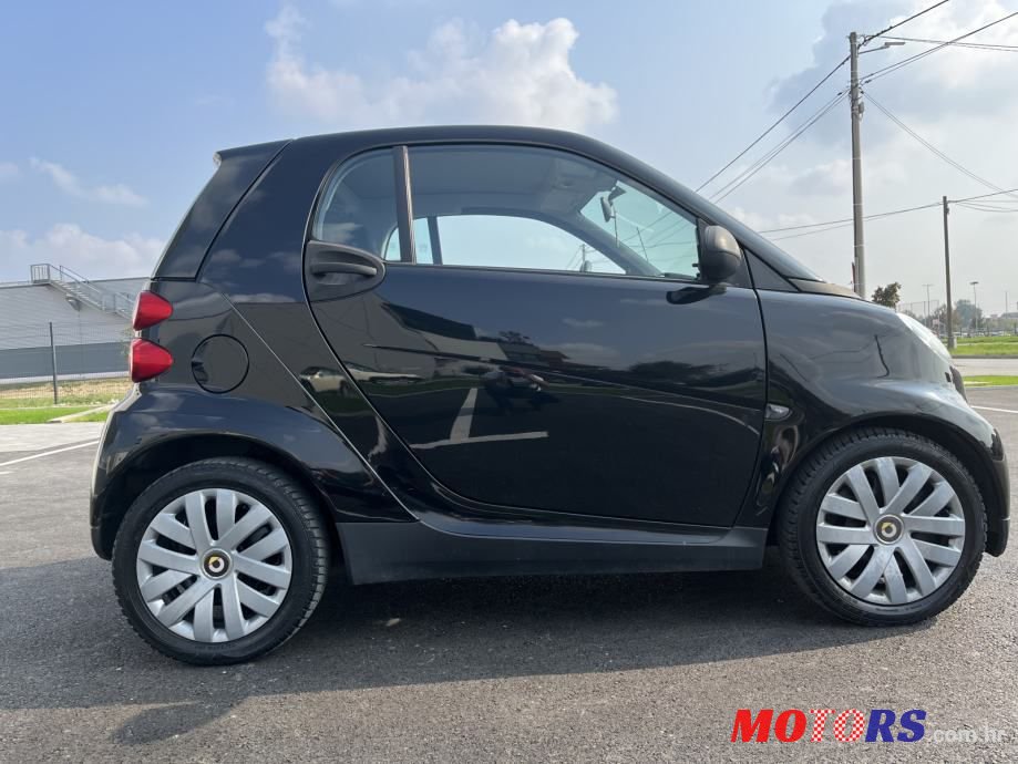 2011' Smart Fortwo photo #2