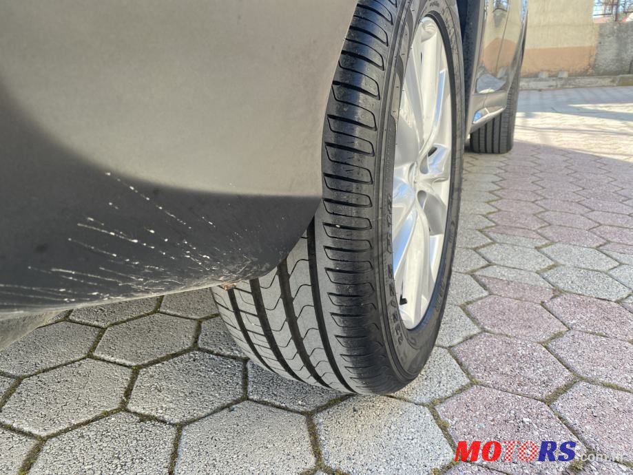 2013' Toyota RAV4 photo #2