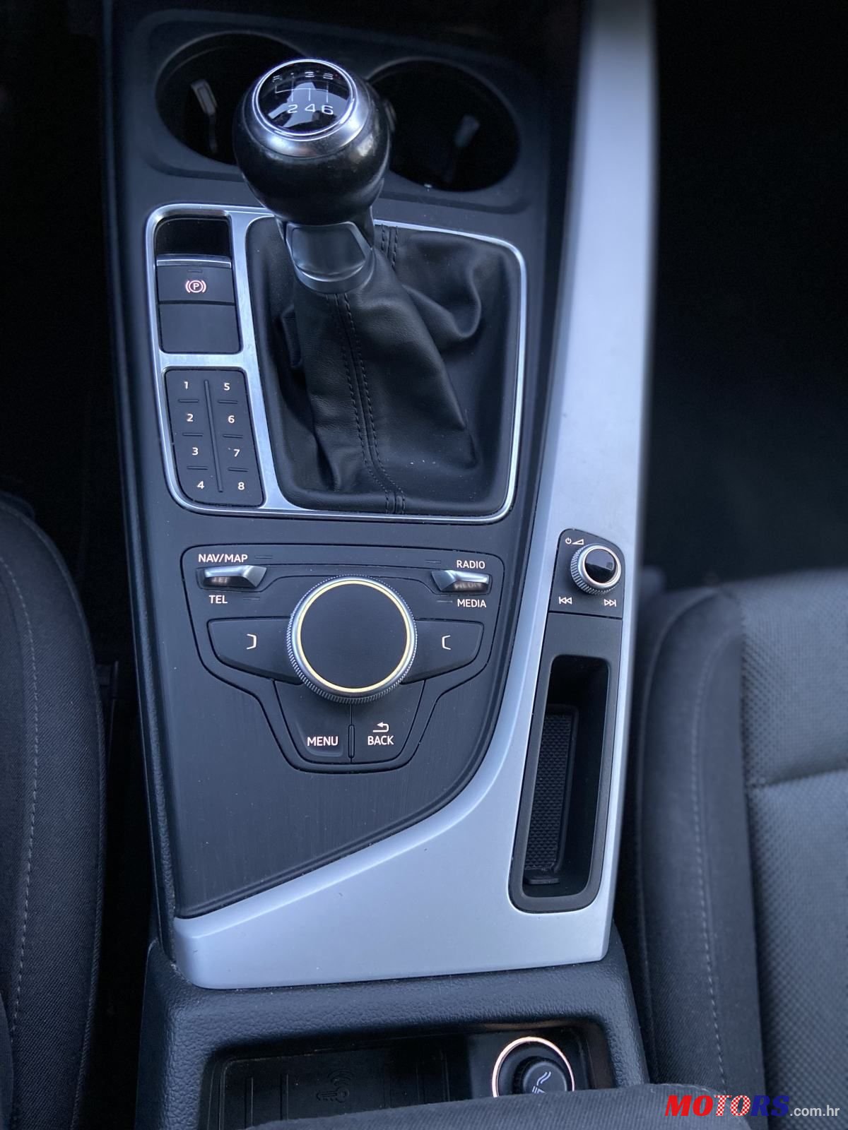 2017' Audi A4 Avant photo #5