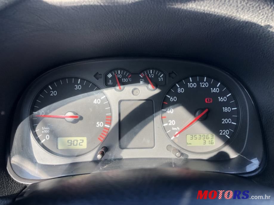 2001' Volkswagen Golf 4 1,9 Tdi photo #2