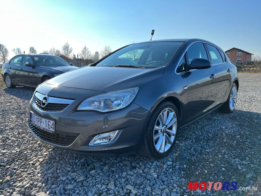 2010' Opel Astra 1,7 Cdti photo #3