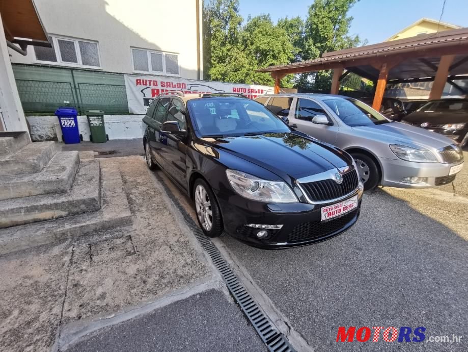 2010' Skoda Octavia Combi photo #1